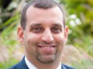 Jonathan Ragone Headshot