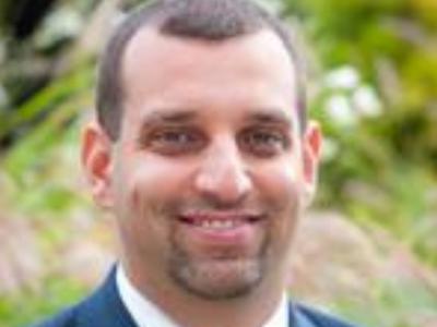 Jonathan Ragone Headshot
